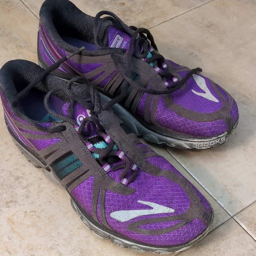 Brooks Purple and Black Athletic Running Shoes